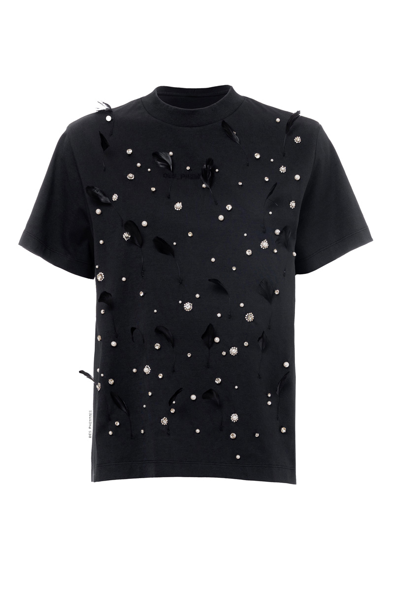 T-SHIRT CON RICAMO CRISTALLI E PIUME ALL-OVER