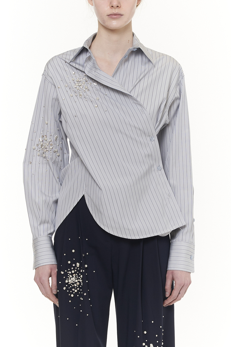 CAMICIA BOYFRIEND RIGATA ABBOTTONATURA STORTA RICAMO SPLASH PERLE E CRISTALLI